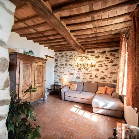 Villa Iris With Swimming Pool